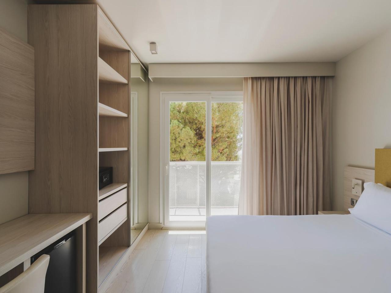 Hotel Mediterraneo Ρόζες Εξωτερικό φωτογραφία